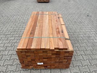 Ca. 141x Angelim Pedra Onderliggers Geschaafd, 45x68mm, lengte 150cm